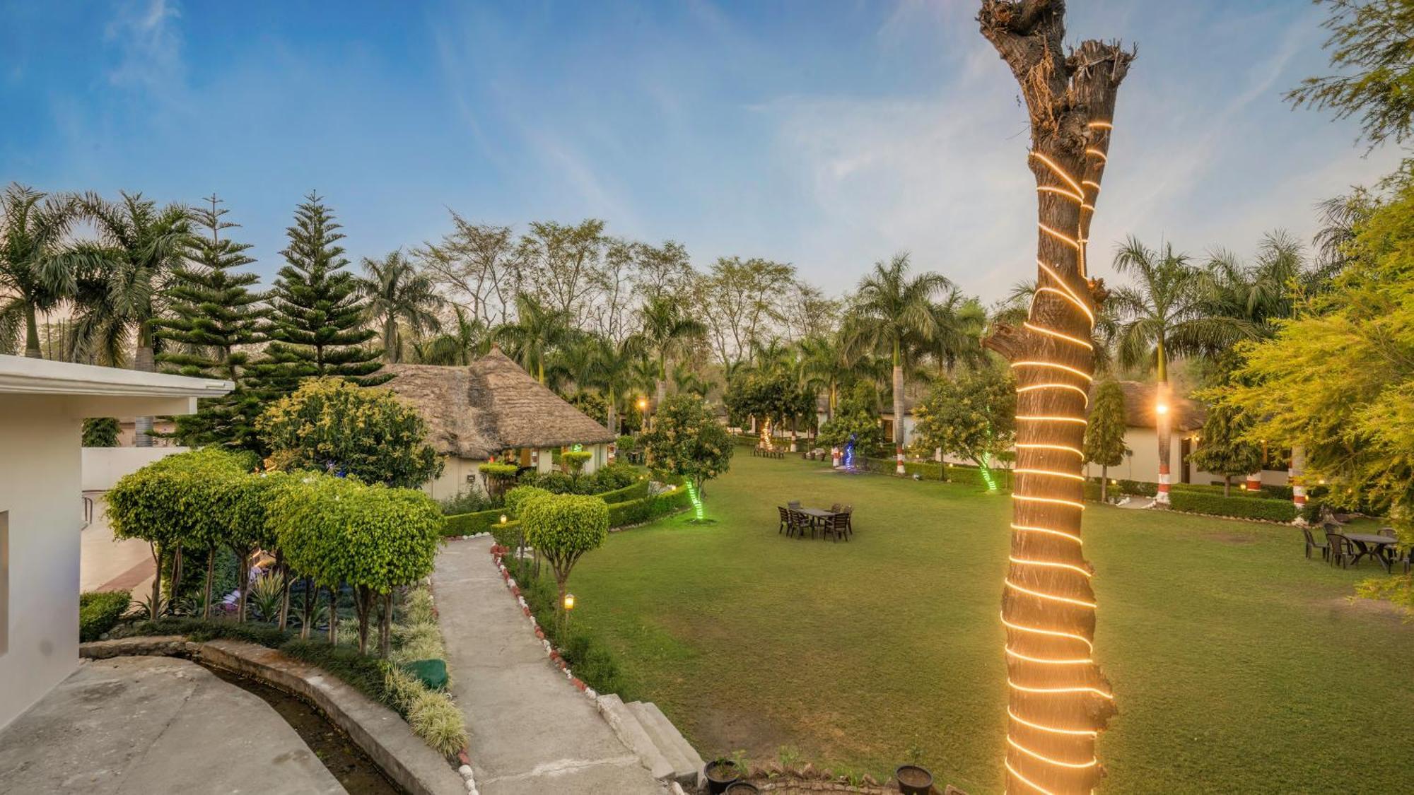 Corbett Fun Resort Rāmnagar Exterior photo